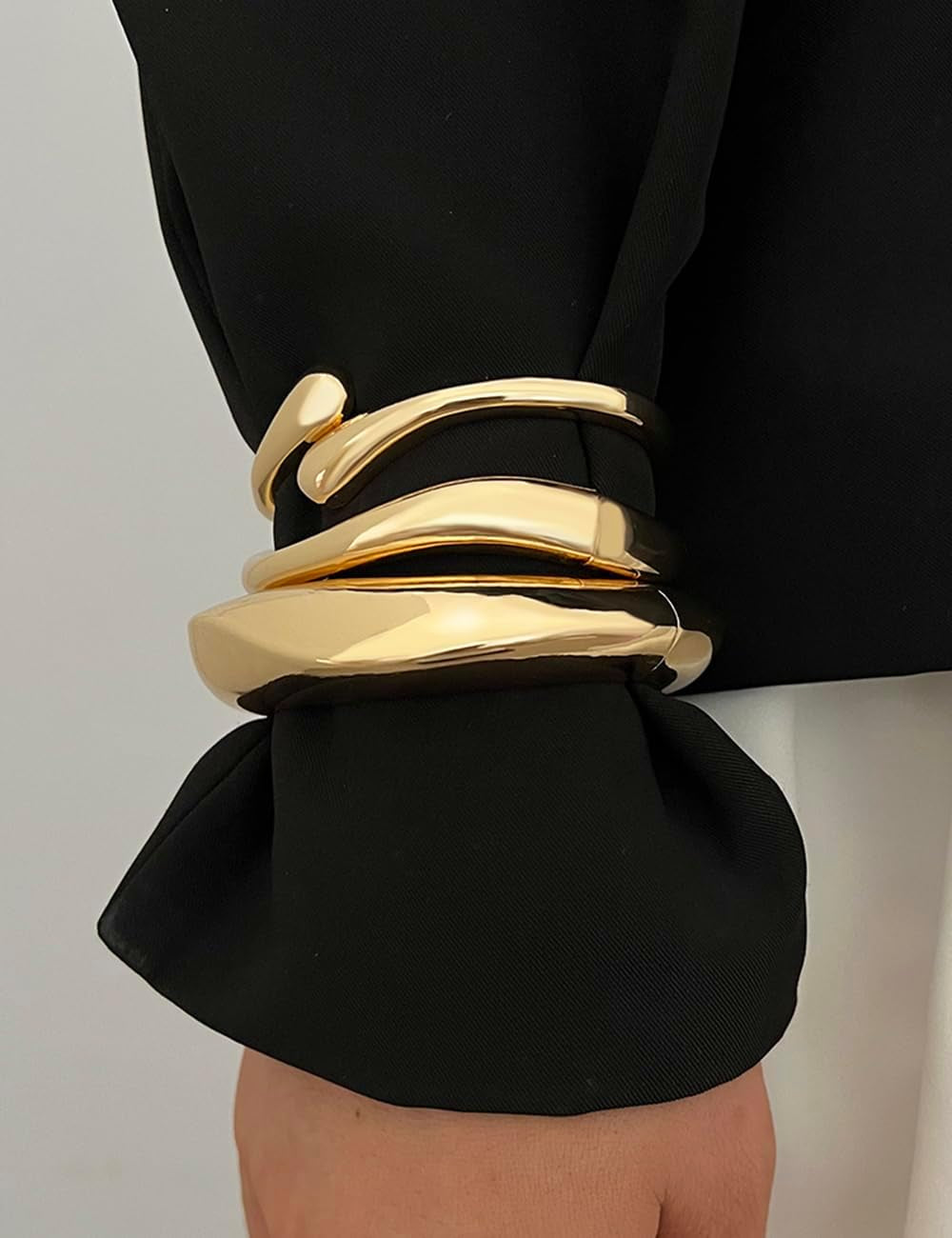 Chunky Gold Bangle Bracelets for Women, Dainty 14K Gold Plated Big Stackable Bangles Set, Trendy Statement Cuff Bracelet Stack Fashion Jewelry Gifts - Gold